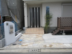 9.玄関アプローチ
