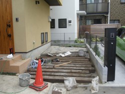 3.コンクリートを打って枕木施工中