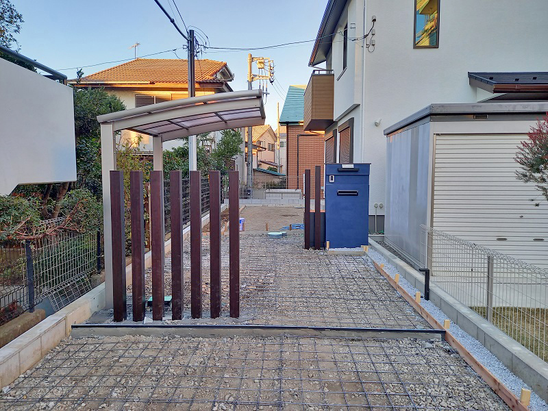 3.門柱サイクルポート